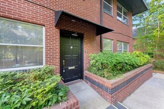 180 Providence Rd, Chapel Hill, NC à louer Photo intérieure- Image 2 de 23