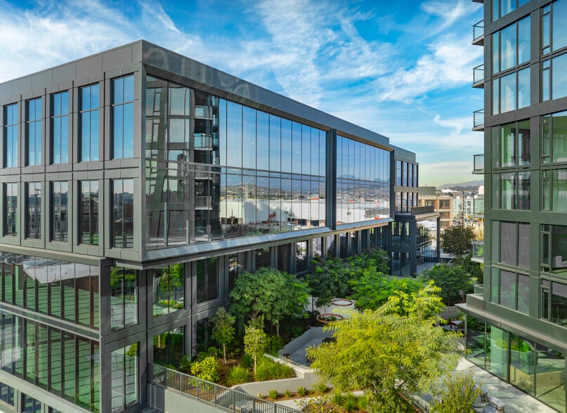 530 Mateo St, Los Angeles, CA for lease - Building Photo - Image 1 of 7