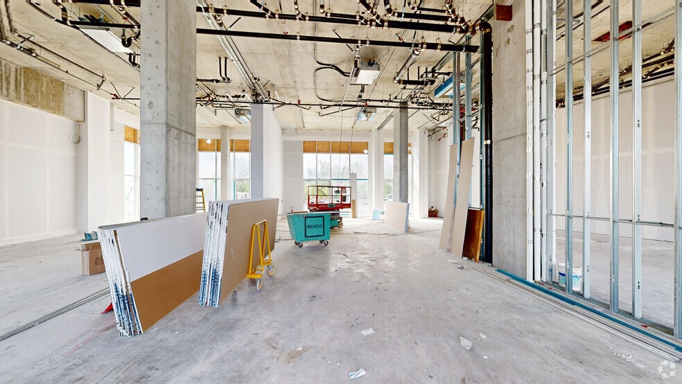 300 Boul Saint-Martin O, Laval, QC for lease - Matterport 3D Scan - Image 3 of 12