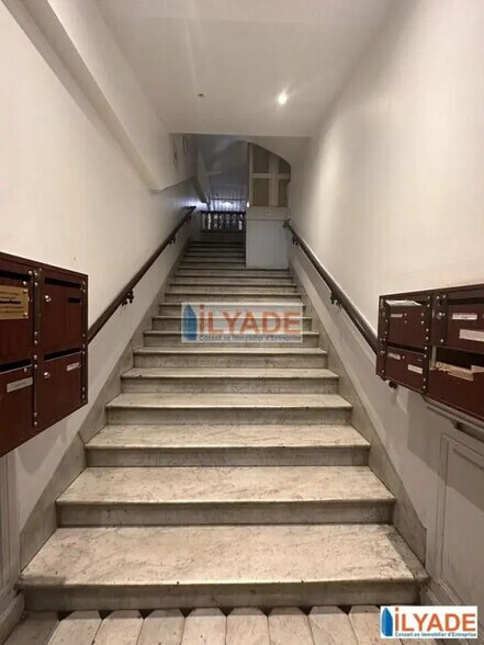 58 Voie La Canebiere, Marseille à louer - Hall d’entrée - Image 3 de 4