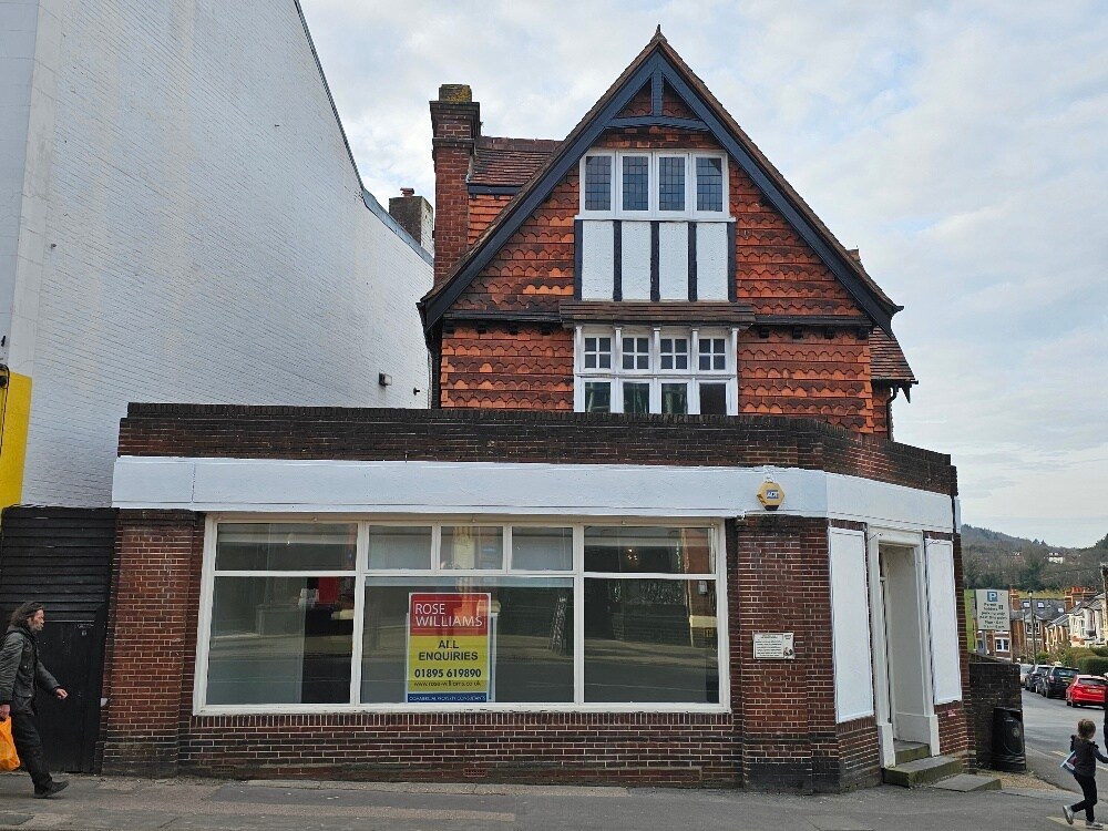251 High St, Dorking à louer Photo du bâtiment- Image 1 de 12