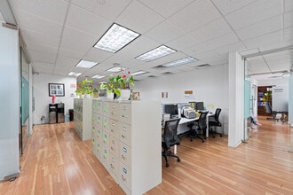 136-33 37th Ave, Flushing, NY for lease Interior Photo- Image 2 of 5