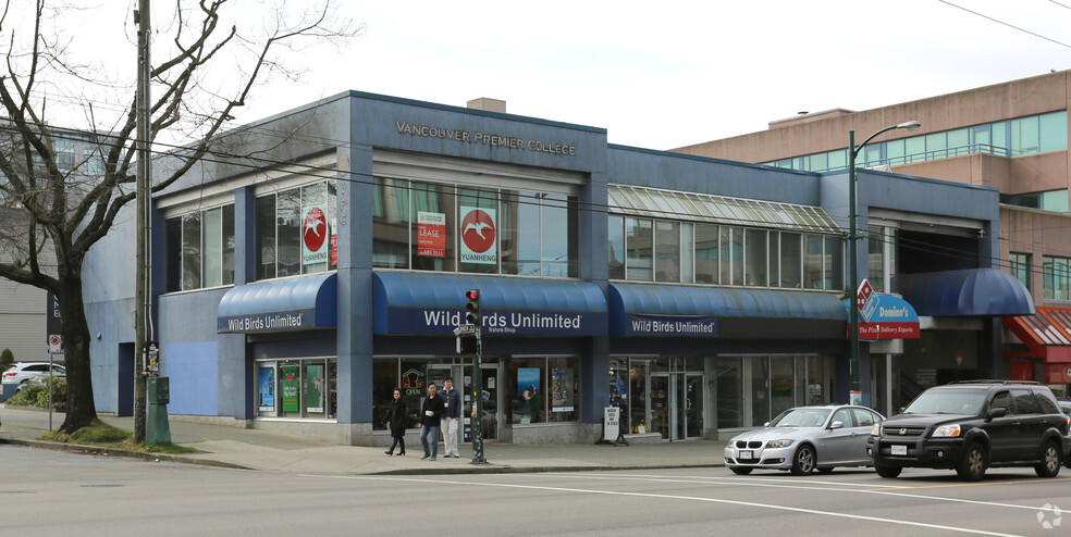 1300-1316 W Broadway, Vancouver, BC à louer - Photo du bâtiment - Image 3 de 12