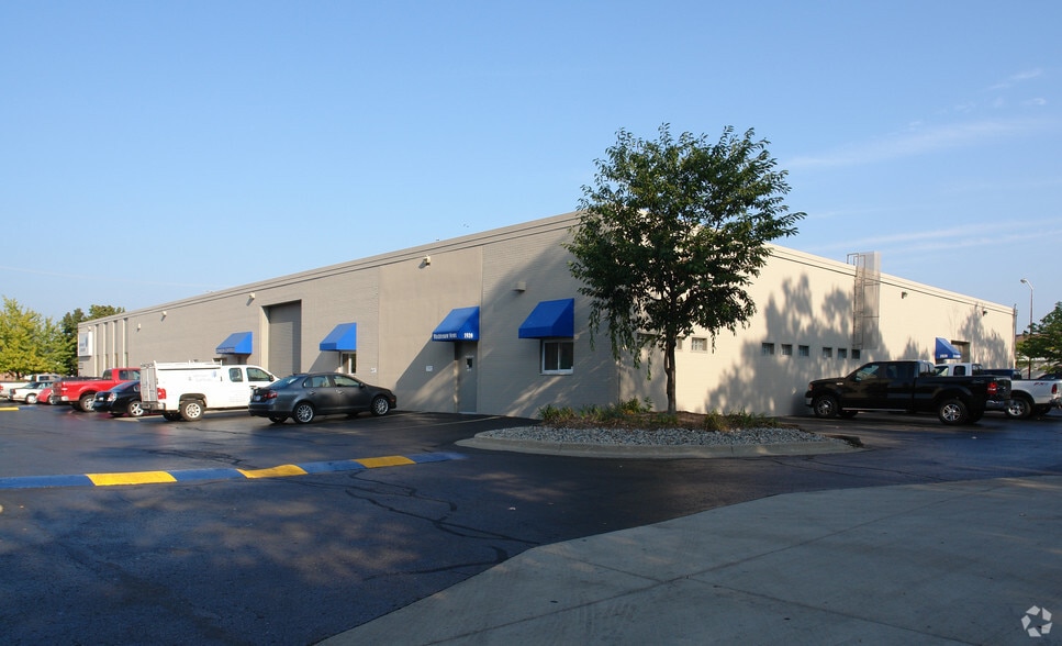 1935-1939 S Industrial Hwy, Ann Arbor, MI for lease - Building Photo - Image 3 of 4