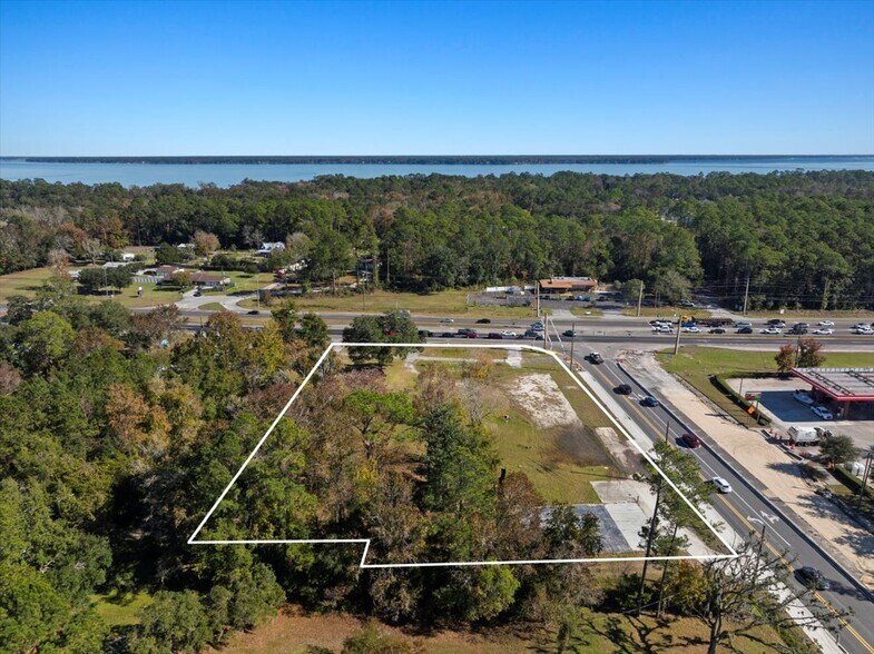 1456 Russell Rd, Green Cove Springs, FL à vendre - Photo du bâtiment - Image 3 de 15