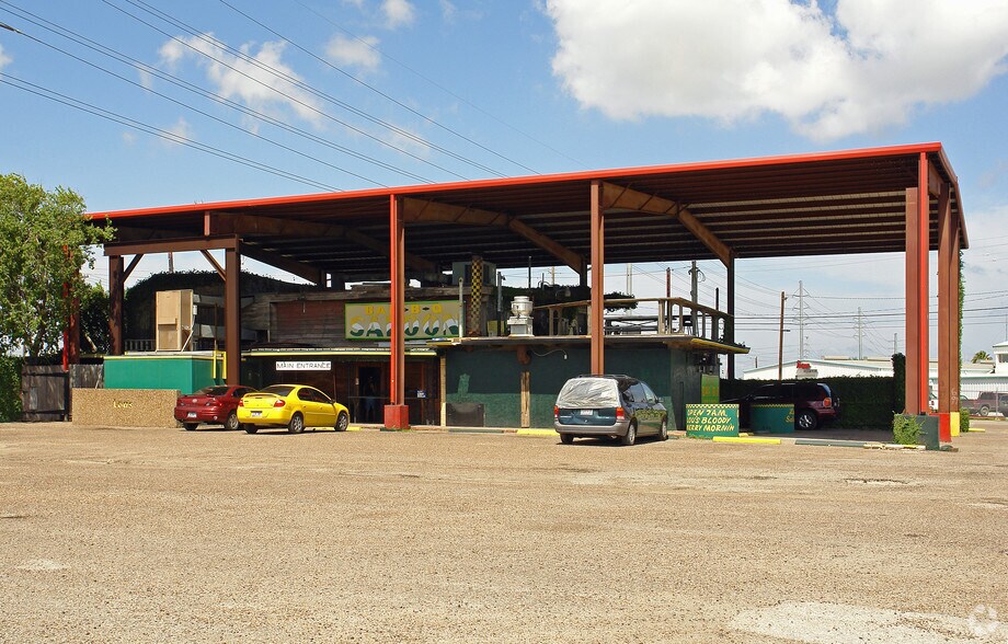 5101 Leopard St, Corpus Christi, TX à vendre - Photo du bâtiment - Image 2 de 2