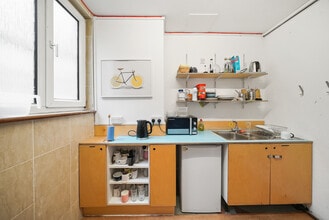 3-9 Creekside, London for lease Interior Photo- Image 2 of 8