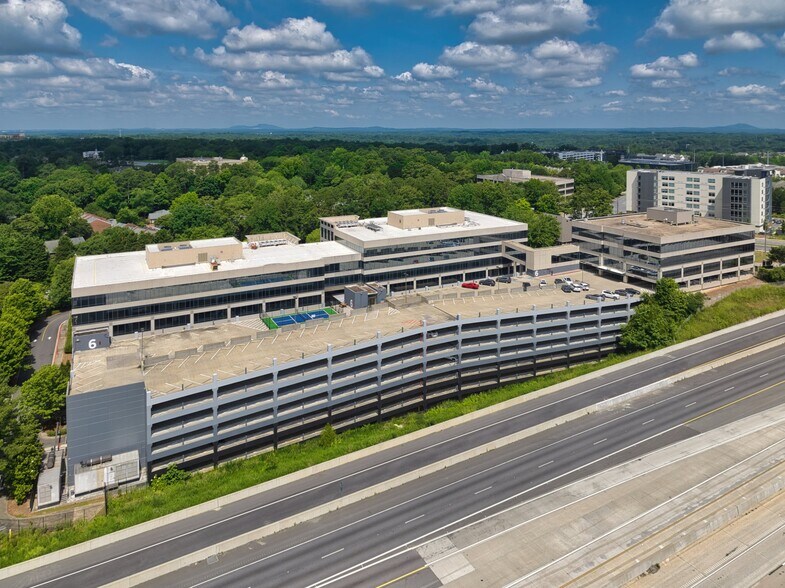 6303 Barfield Rd, Atlanta, GA à louer - Photo du bâtiment - Image 2 de 13