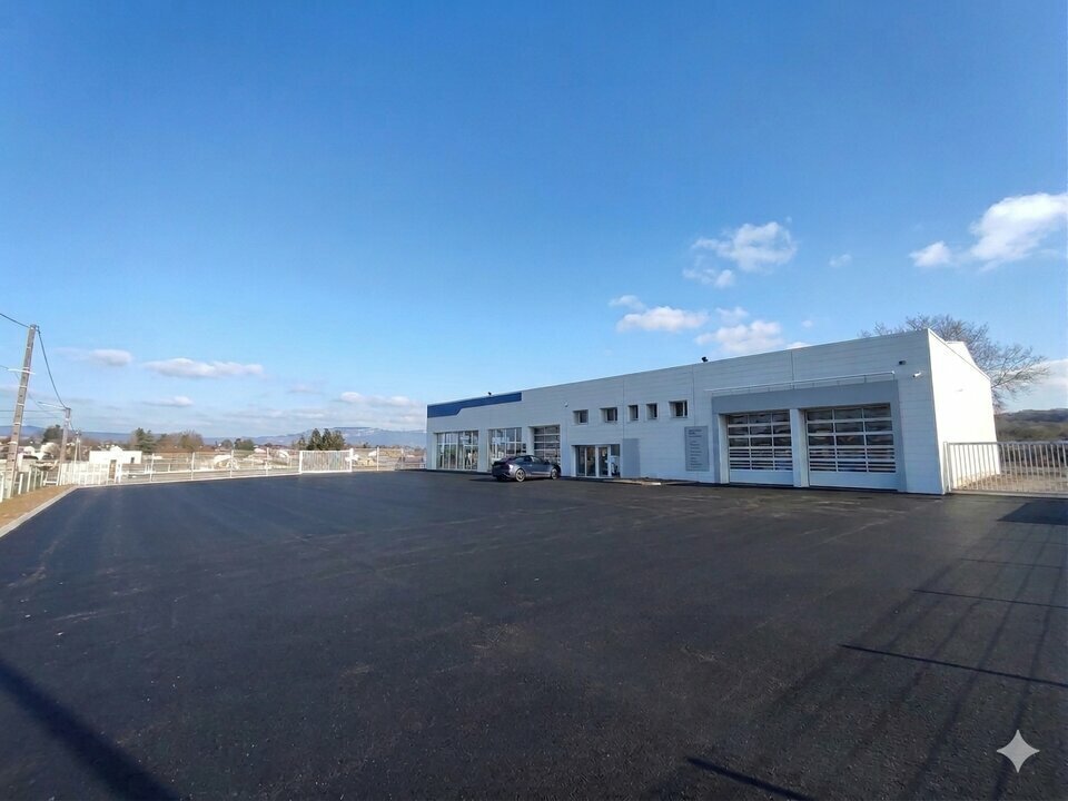 Retail in Les Abrets en Dauphiné for sale Building Photo- Image 1 of 10