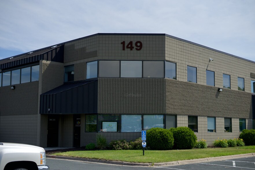 149 Thompson Ave, West Saint Paul, MN à louer - Photo du bâtiment - Image 2 de 2