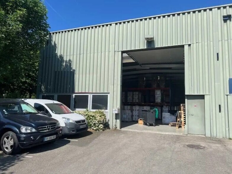 1/3 Avenue Jean Pierre Timbaud, Trappes à louer - Photo du bâtiment - Image 3 de 12