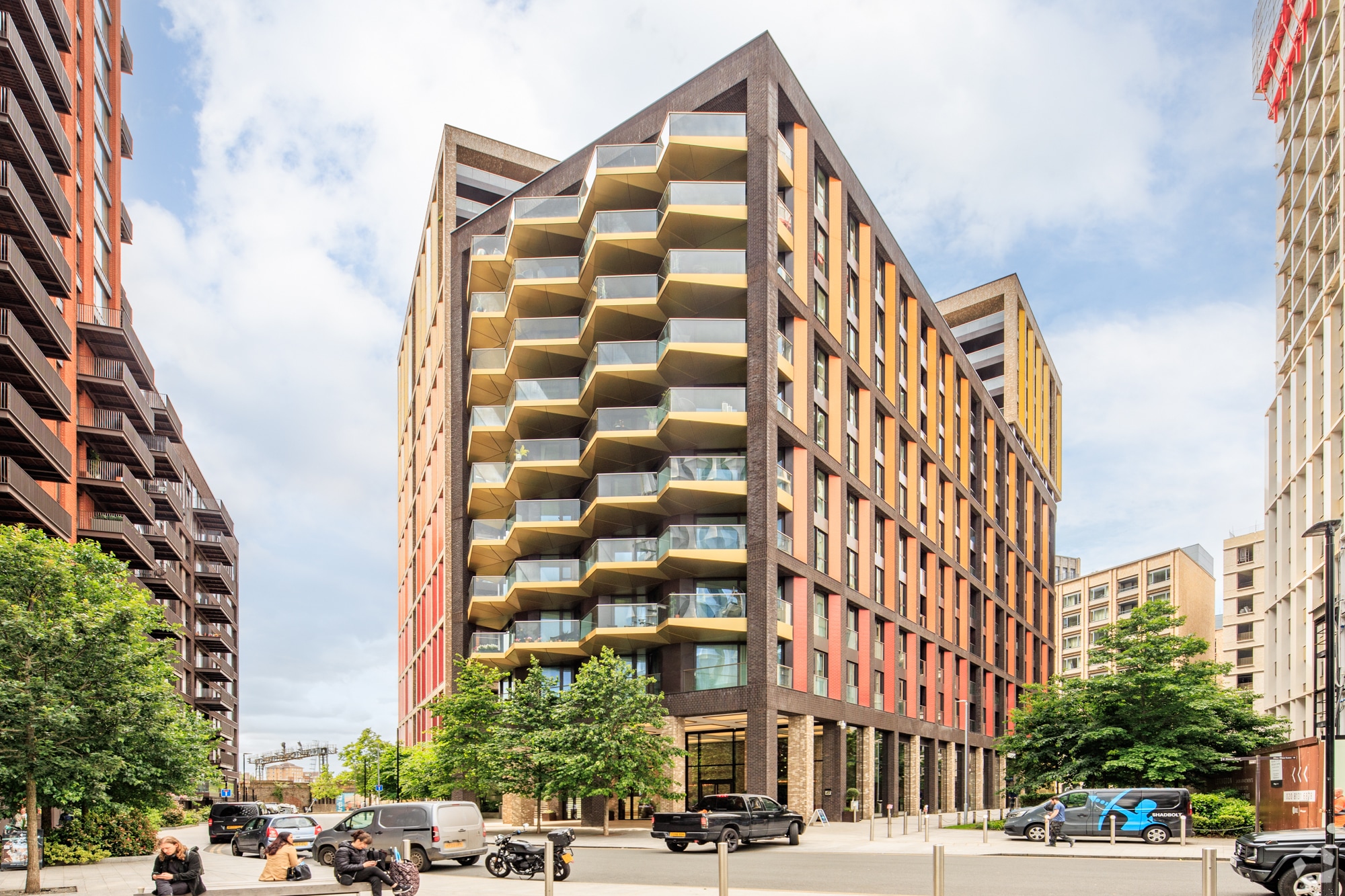 6-12 Charles Clowes Walk, London for lease Primary Photo- Image 1 of 3