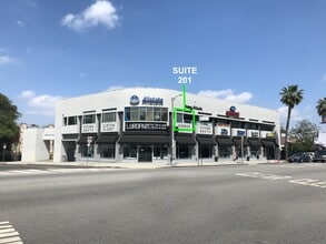 15053 Ventura Blvd, Van Nuys, CA for lease Building Photo- Image 1 of 5