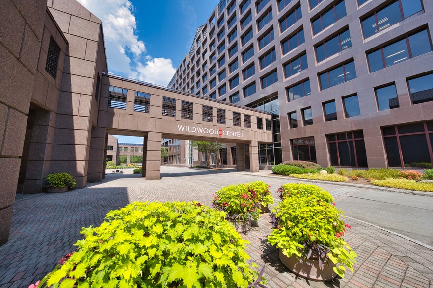 2300 Windy Ridge Pkwy SE, Atlanta, GA for lease - Building Photo - Image 3 of 9