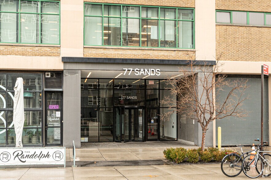 77 Sands St, Brooklyn, NY à louer - Photo du bâtiment - Image 2 de 4