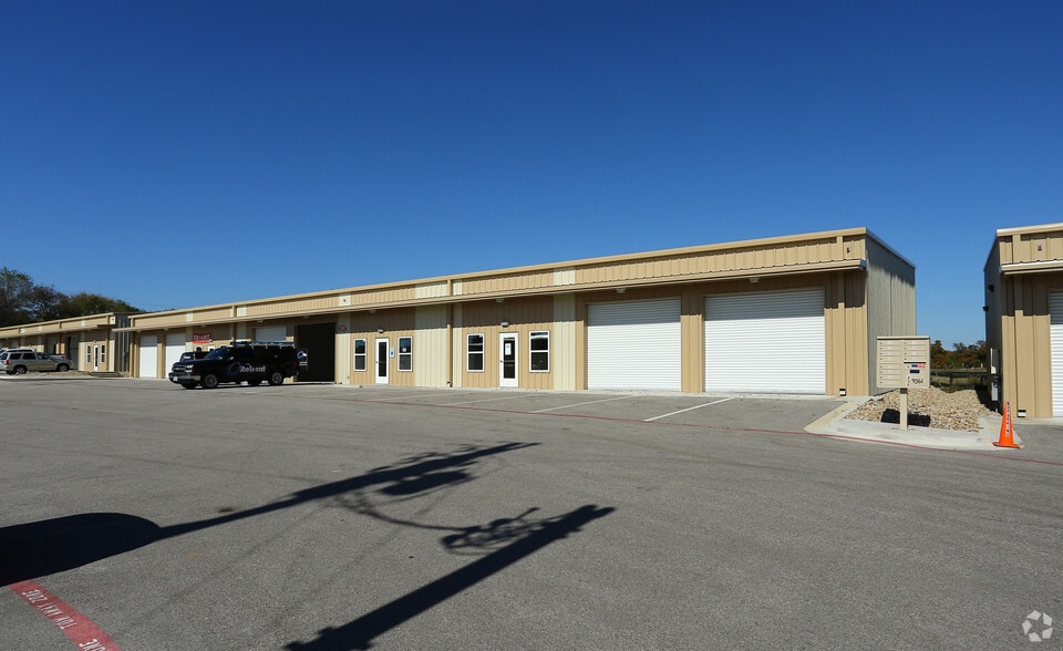 10421 Old Manchaca Rd, Austin, TX for lease - Building Photo - Image 2 of 3