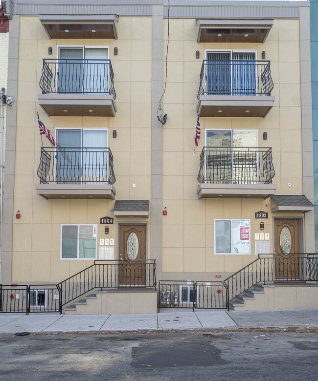 More details for 1802 E Huntingdon St, Philadelphia, PA - Multifamily for Sale