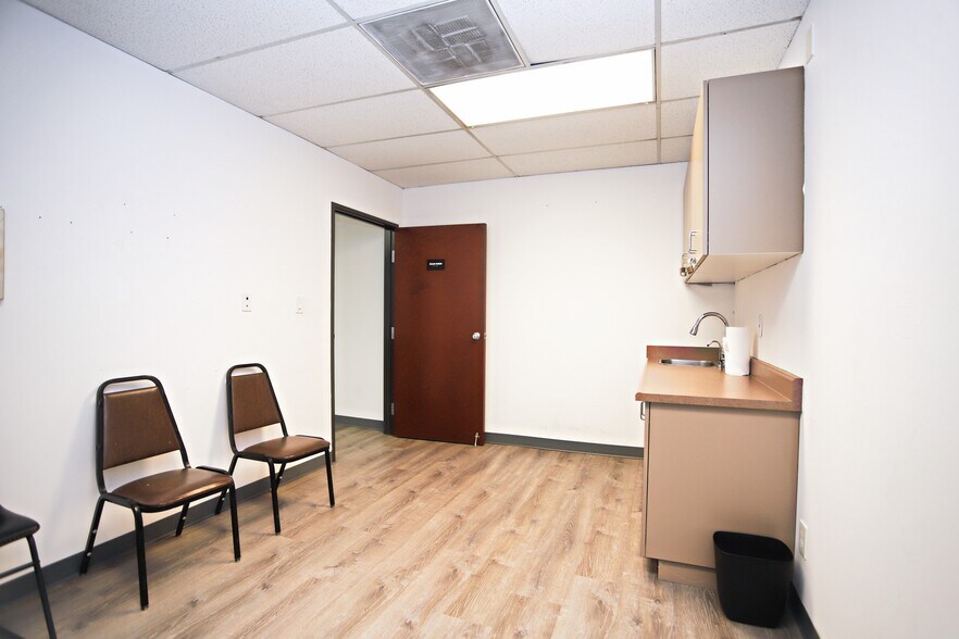 2222 S Dobson Rd, Mesa, AZ à louer - Photo du bâtiment - Image 3 de 22