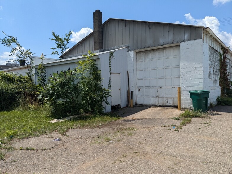 2909 S Martin Luther King Jr Blvd, Lansing, MI for sale - Building Photo - Image 2 of 9