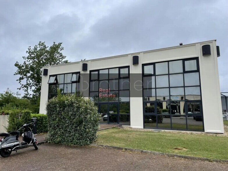 Office in Mérignac for lease - Building Photo - Image 1 of 6