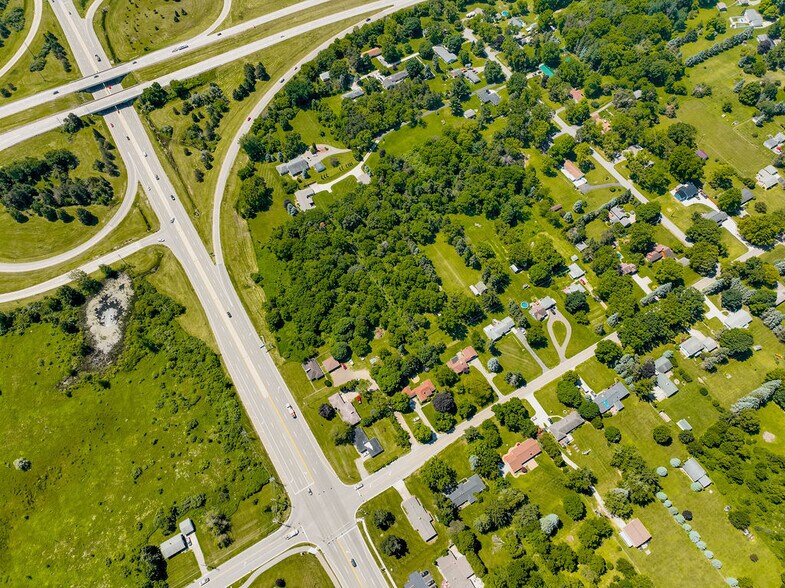 1208 S Lapeer Rd, Lapeer, MI à vendre - Aérien - Image 2 de 10