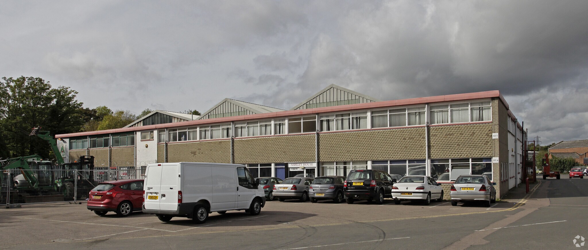 A1-A2 Tolpits Ln, Watford for lease Primary Photo- Image 1 of 15