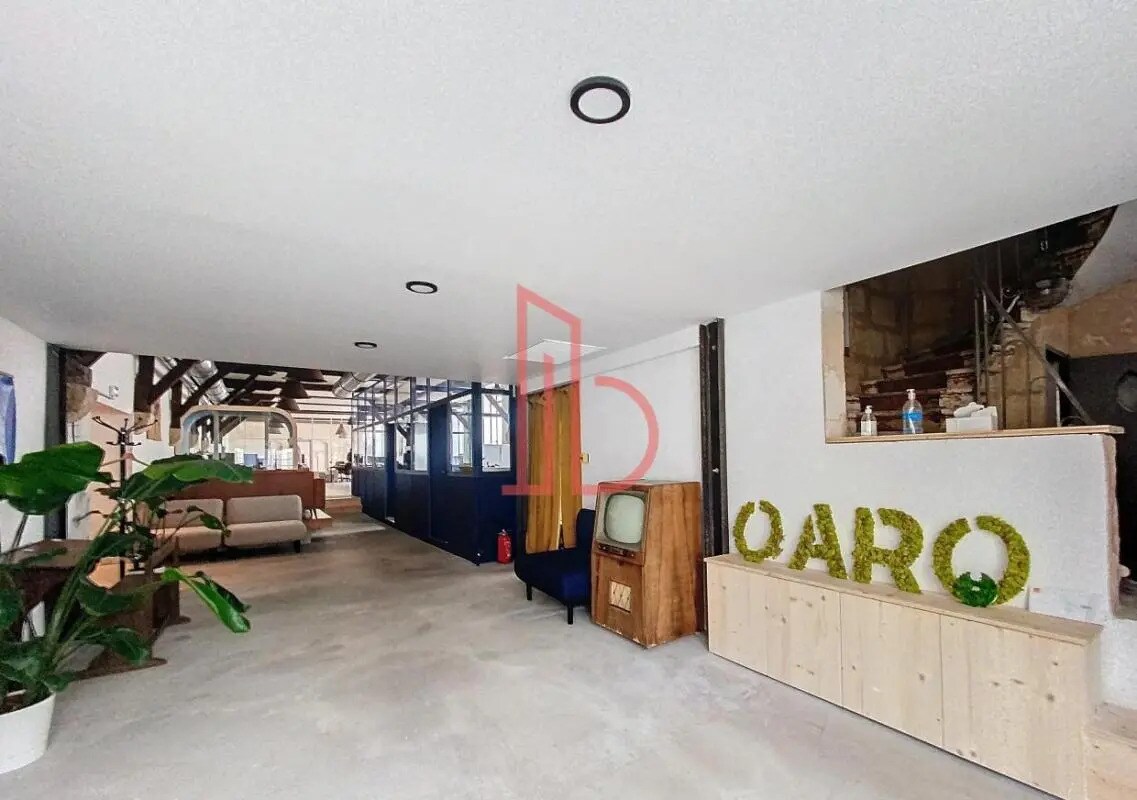 Office in Bordeaux for lease Interior Photo- Image 1 of 10