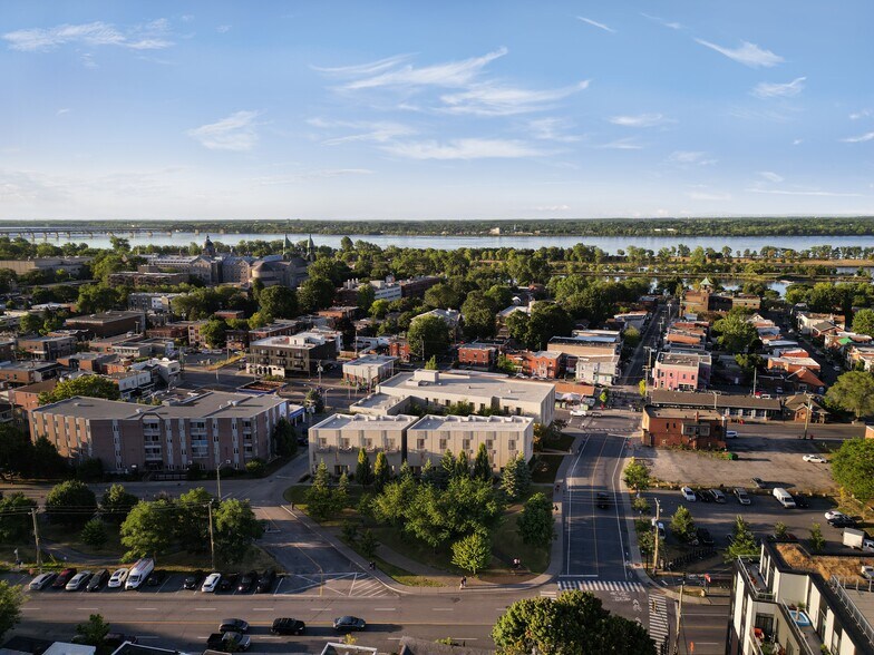 1754 Rue Notre-Dame, Lachine, QC à louer - Photo du bâtiment - Image 3 de 5