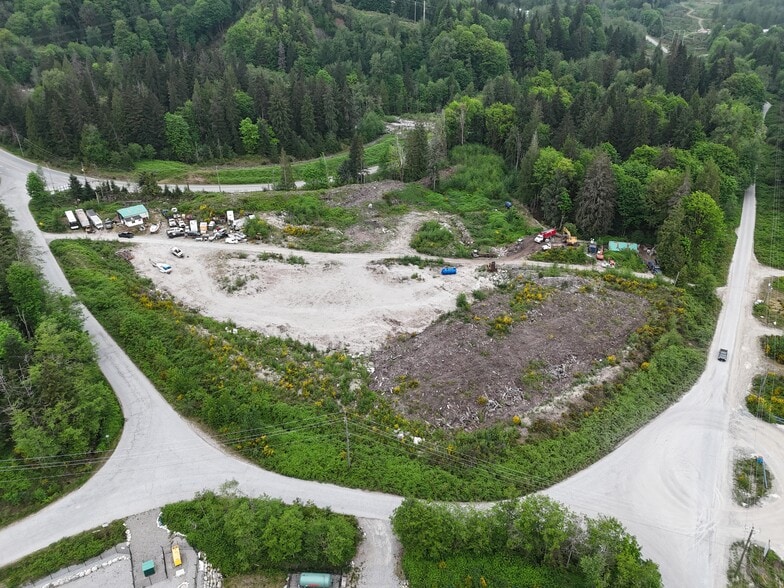 3463 Mcnair Service Rd forest, Port Mellon, BC à vendre - Photo du bâtiment - Image 3 de 5