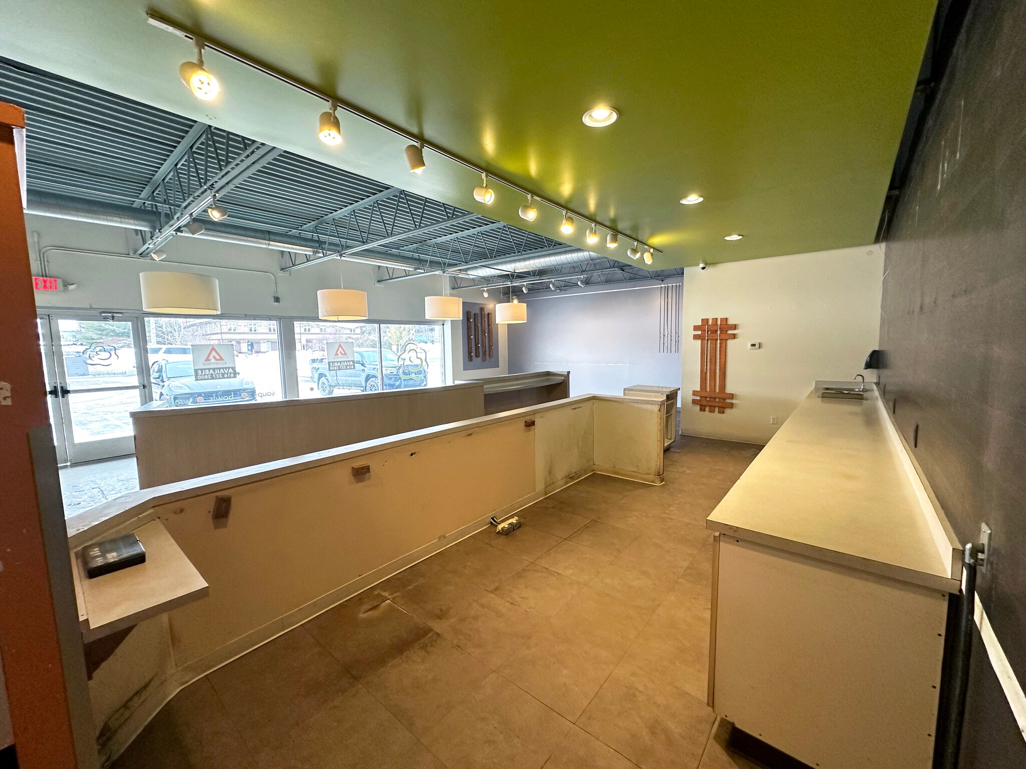 880-888 Forest Hill Ave SE, Grand Rapids, MI for lease Interior Photo- Image 1 of 6