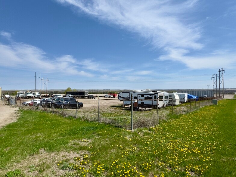 2107 37th St, Mandan, ND à vendre - Photo du bâtiment - Image 2 de 9