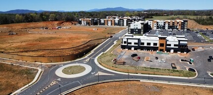 1600 Graves Mill Rd, Lynchburg, VA à louer Photo de construction- Image 2 de 12