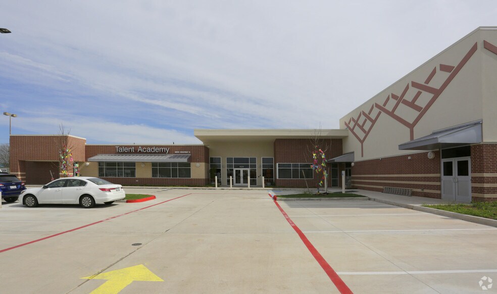 4835 Highway 6, Missouri City, TX à louer - Photo du bâtiment - Image 3 de 4