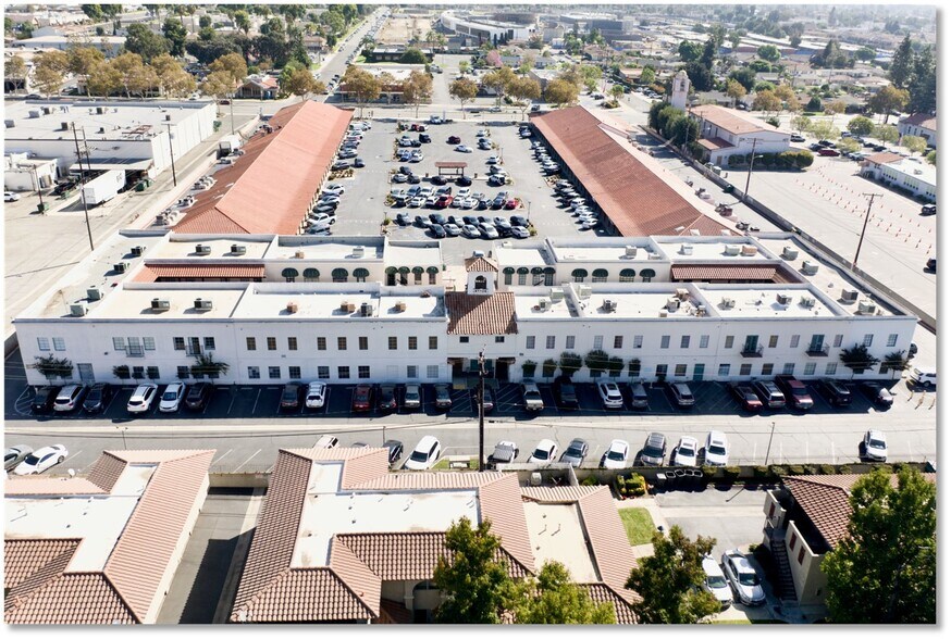 12598 Central Ave, Chino, CA à louer - Photo du bâtiment - Image 3 de 14