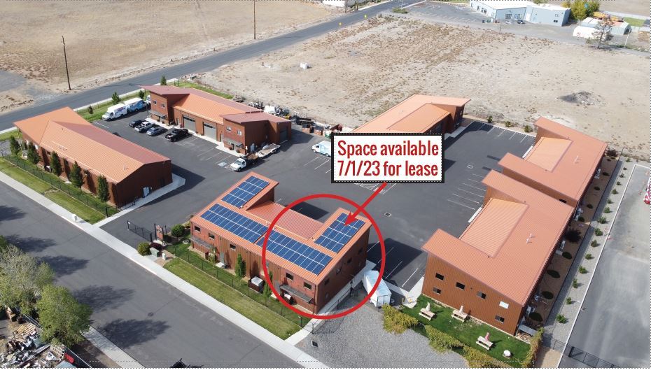 611 NE Jackpine Ct, Redmond, OR for lease Building Photo- Image 1 of 8