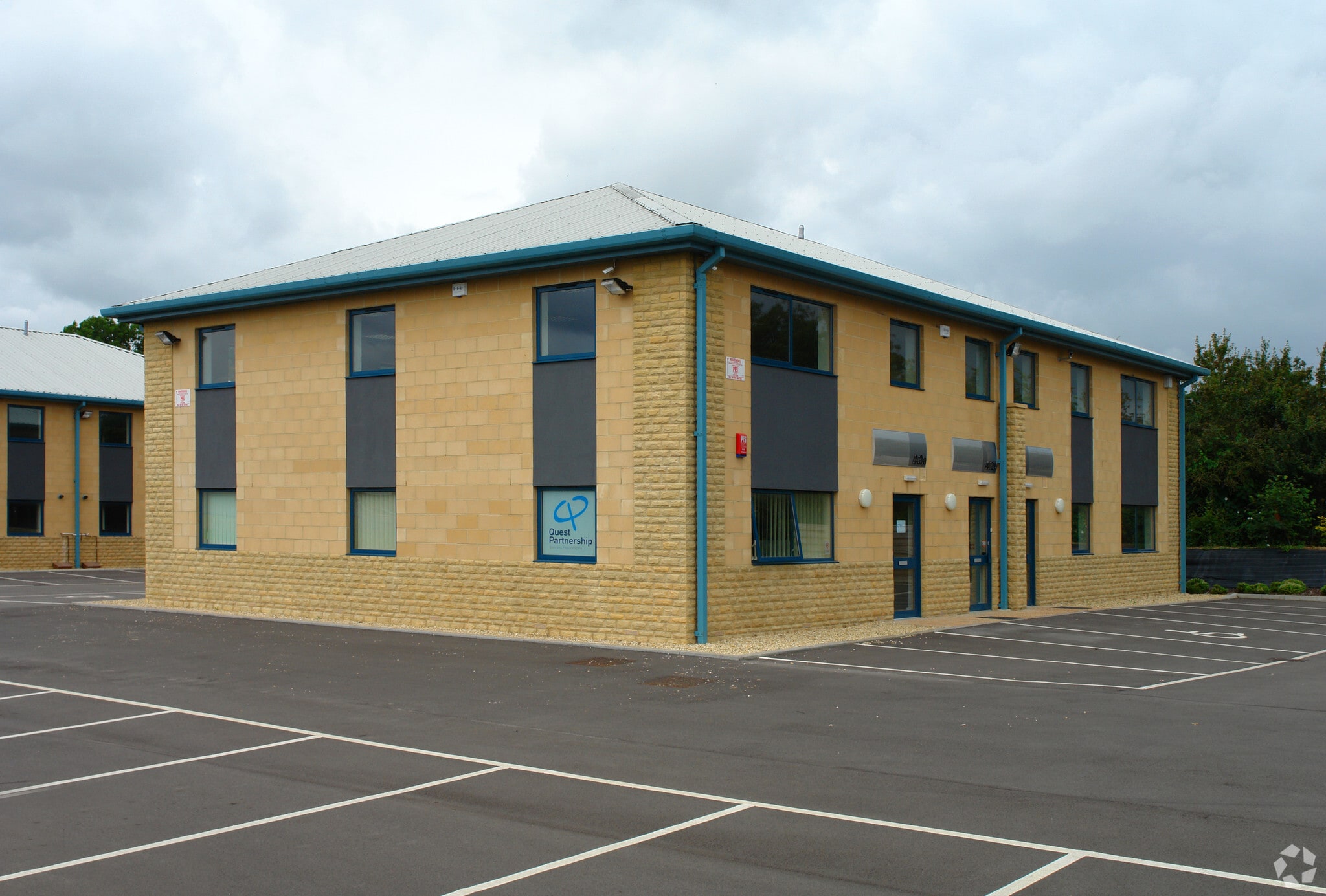 Broadway Ln, South Cerney for sale Primary Photo- Image 1 of 5