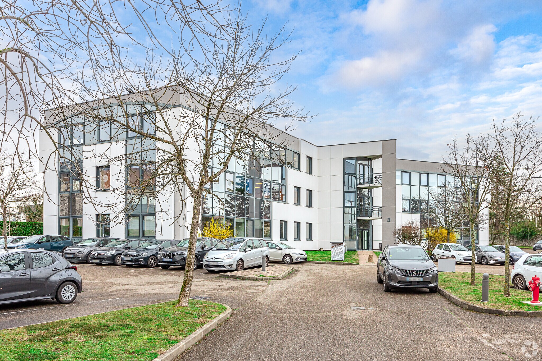 Bureau dans Écully à louer Photo principale- Image 1 de 9