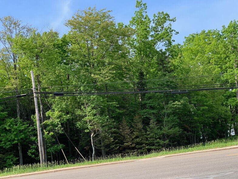 Xxx W Houghton Lake Dr, Houghton Lake, MI à vendre - Photo du bâtiment - Image 2 de 4