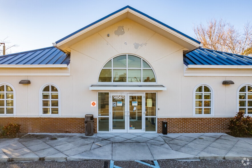 14040 Walsingham Rd, Largo, FL for lease - Building Photo - Image 3 of 5