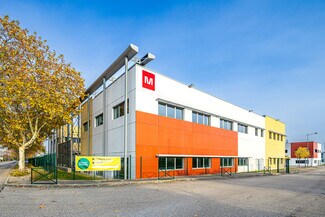 Plus de détails pour 50 Rue Jean Zay, Saint-Priest - Local d'activités à louer