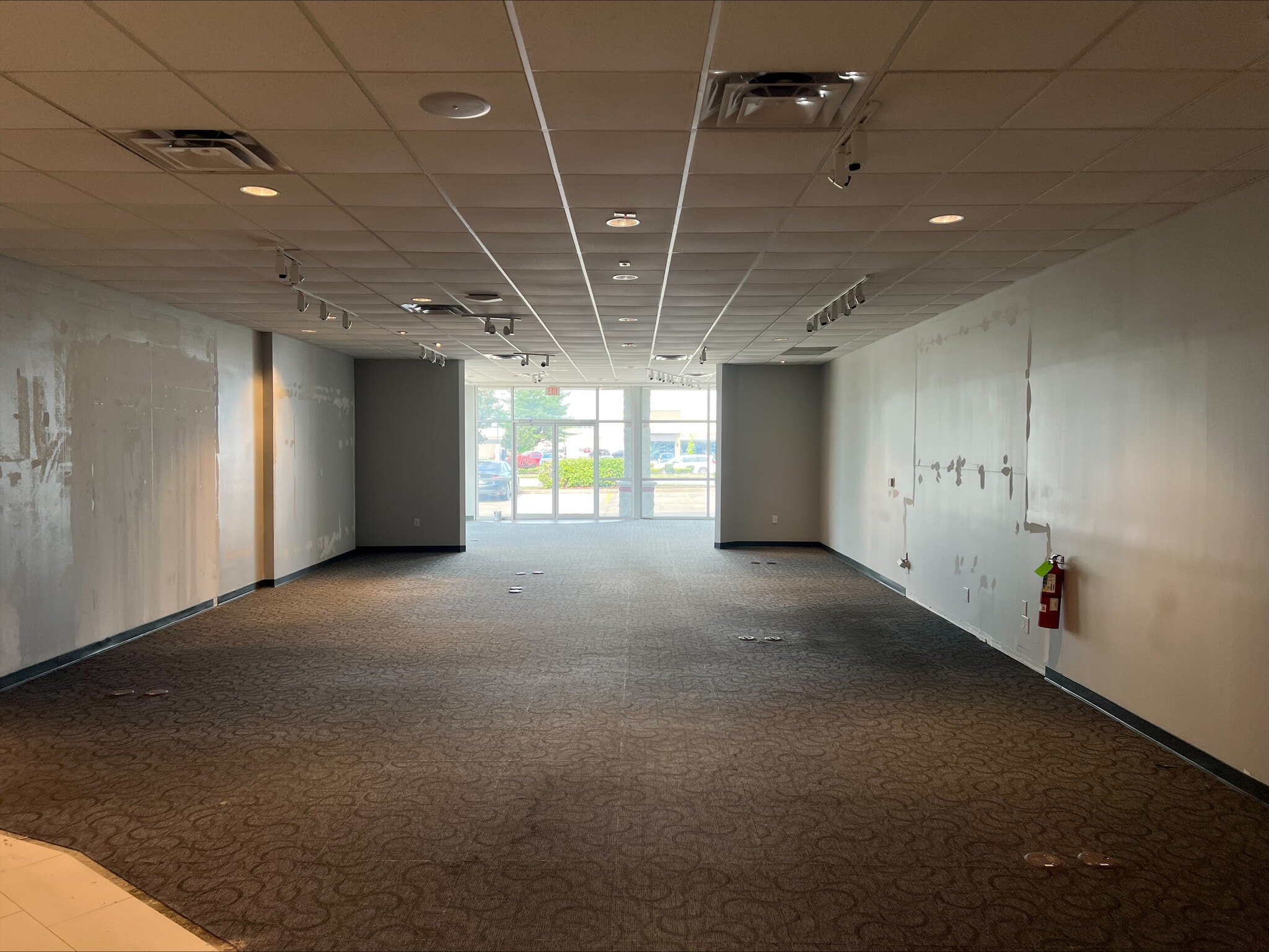 5051 Frederica St, Owensboro, KY for lease Interior Photo- Image 1 of 4