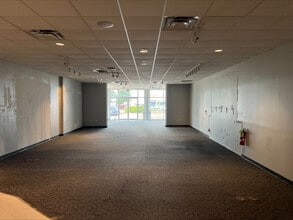 5051 Frederica St, Owensboro, KY for lease Interior Photo- Image 1 of 4
