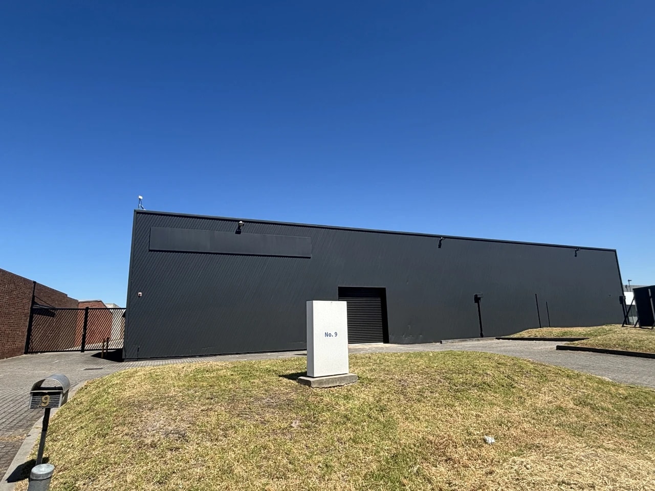 9-11 De Havilland Rd, Mordialloc for lease Primary Photo- Image 1 of 15
