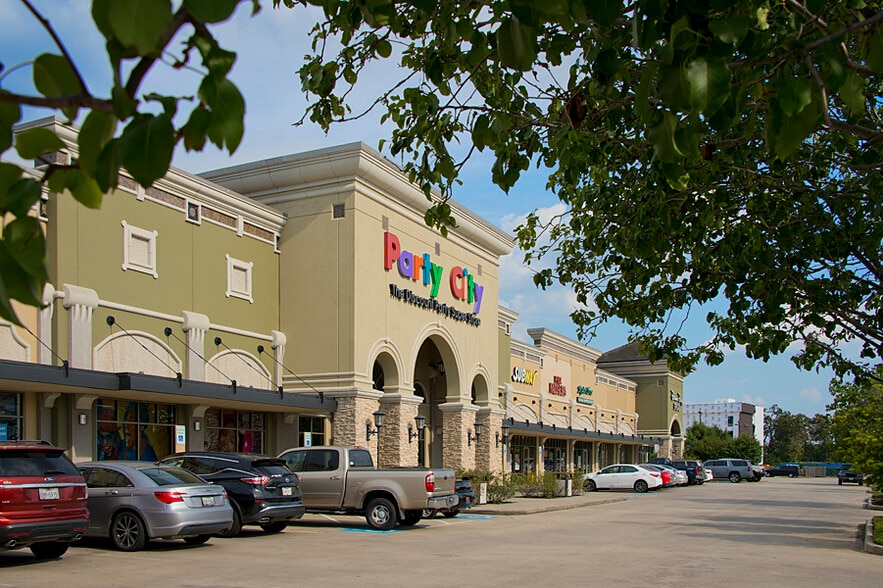 19189 N I-45, The Woodlands, TX for lease - Building Photo - Image 1 of 6