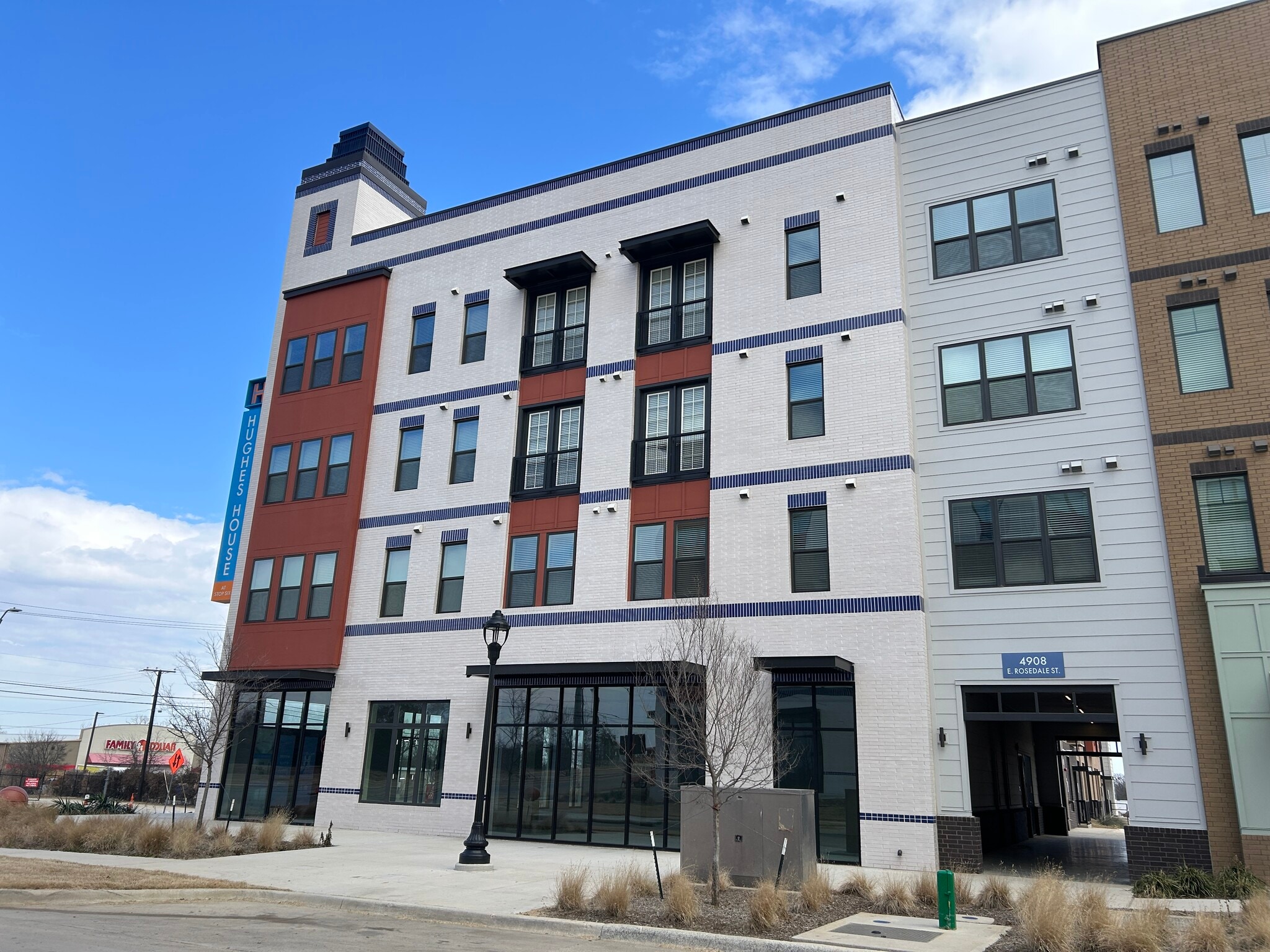 4830 E Rosedale St, Fort Worth, TX à louer Photo du bâtiment- Image 1 de 2