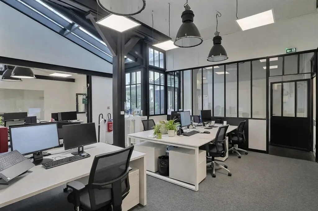 Office in Paris for sale Building Photo- Image 1 of 12
