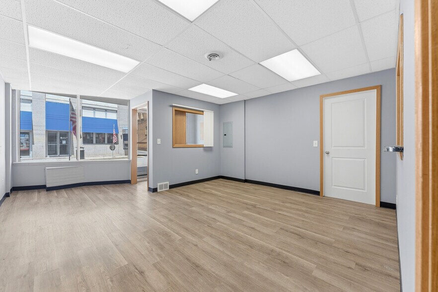 108 Penn St, Point Marion, PA à louer - Photo du bâtiment - Image 3 de 18