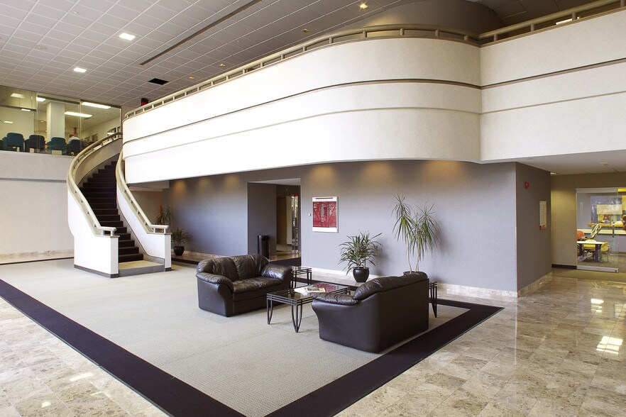 16216 Baxter Rd, Chesterfield, MO à louer - Photo intérieure - Image 2 de 14