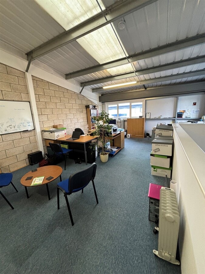 Ely Rd, Waterbeach, CAM CB25 9FX - Unité 7 - - Photo intérieure - Image 2 of 2