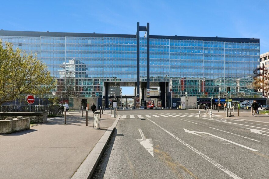 6-20 Esplanade Charles De Gaulle, Nanterre for lease - Building Photo - Image 2 of 10